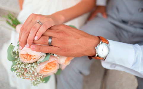 タロット占いで既婚者の恋愛を解決へ