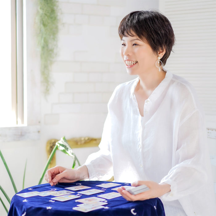 タロット占い師 明綺羅（アキラ）